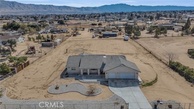 18177 Cherry St, Hesperia CA: https://media.crmls.org/medias/55a518b0-3697-4c44-b25c-961385130d39.jpg