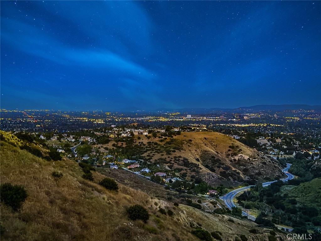 https://media.crmls.org/medias/55a55d61-cfe1-4980-8450-d61494433850.jpg?preset=X-Large