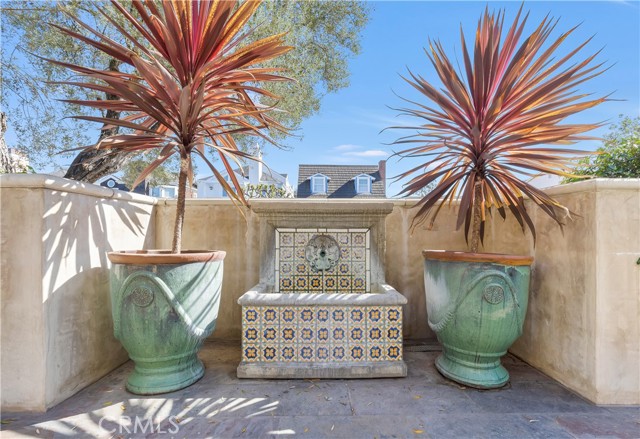 Detail Gallery Image 3 of 25 For 319 Orchid, Corona Del Mar,  CA 92625 - 4 Beds | 3/1 Baths