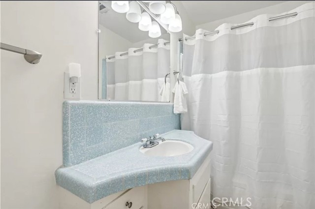 Detail Gallery Image 14 of 18 For 5340 E Mezzanine, Long Beach,  CA 90808 - 3 Beds | 2 Baths