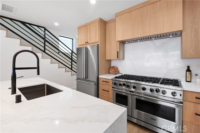 Detail Gallery Image 10 of 38 For 128 39th, Newport Beach,  CA 92663 - – Beds | – Baths