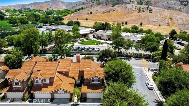 4928 Lazio Way, Oak Park CA: https://media.crmls.org/medias/55a80dd6-e6c6-4cd8-8215-b23afae70b38.jpg