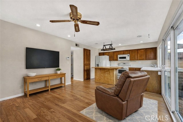 Detail Gallery Image 7 of 65 For 18265 Big Ben Ct, Fountain Valley,  CA 92708 - 4 Beds | 2/1 Baths