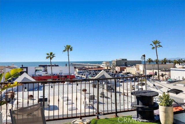 1025 Manhattan Avenue, Hermosa Beach, California 90254, 4 Bedrooms Bedrooms, ,4 BathroomsBathrooms,Residential,Sold,Manhattan,SB24033002