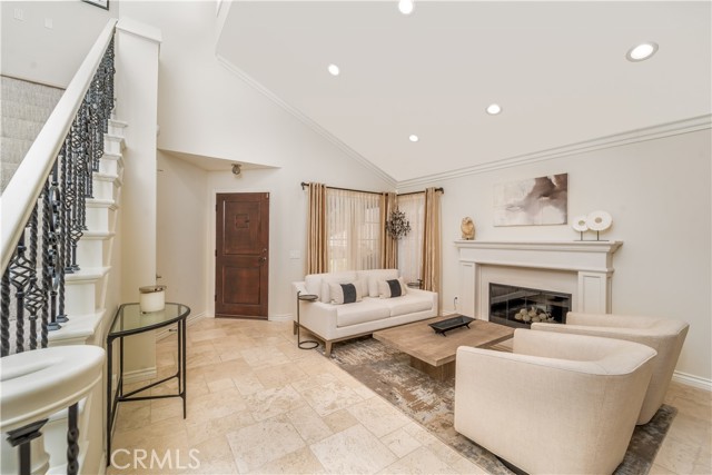 Detail Gallery Image 4 of 36 For 7278 Woodvale Ct, West Hills,  CA 91307 - 3 Beds | 3 Baths