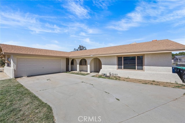 4949 California Avenue, Norco CA: https://media.crmls.org/medias/55aa3465-a36d-48be-8a07-9c560e6ec5a0.jpg