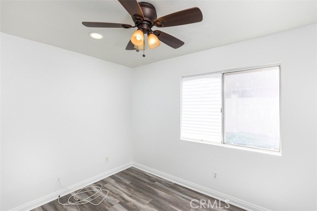 28705 Bridge Water Lane, Menifee CA: https://media.crmls.org/medias/55aa49f0-5d75-4e6e-8d14-4289746036a5.jpg