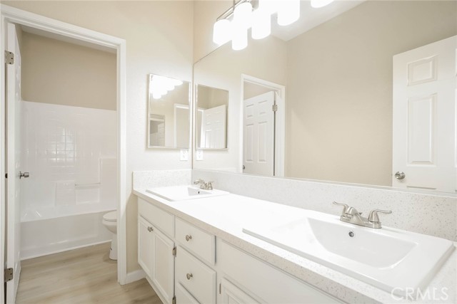 Detail Gallery Image 12 of 16 For 38725 Ambiente Ct, Palmdale,  CA 93552 - 4 Beds | 2/1 Baths