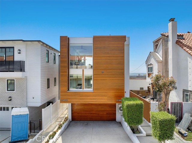 Detail Gallery Image 1 of 50 For 1501 Monterey Bld, Hermosa Beach,  CA 90254 - 4 Beds | 3/1 Baths
