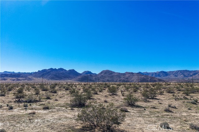 Detail Gallery Image 10 of 12 For 62423 Crestview Dr, Joshua Tree,  CA 92252 - – Beds | – Baths