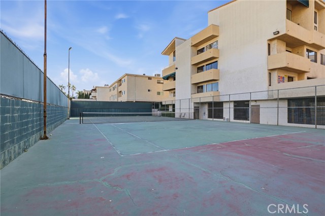 Detail Gallery Image 30 of 43 For 5310 Zelzah Ave #302,  Encino,  CA 91316 - 2 Beds | 2 Baths