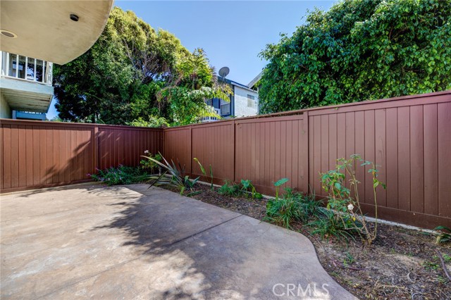 Detail Gallery Image 34 of 36 For 1726 Carlson Ln, Redondo Beach,  CA 90278 - 3 Beds | 2/1 Baths