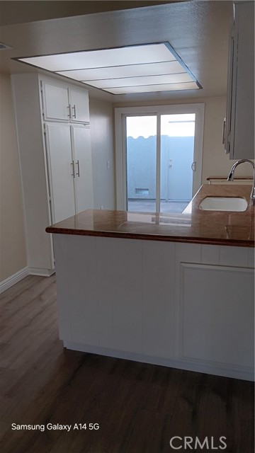 Detail Gallery Image 6 of 18 For 10415 Hayford St #B,  Bellflower,  CA 90706 - 2 Beds | 2 Baths