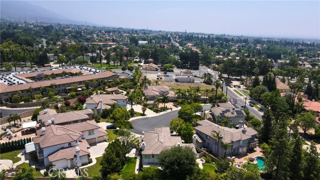 2431 Elizabeth Court, Upland CA: https://media.crmls.org/medias/55adee69-4d81-48b5-879d-9b6030ac966e.jpg