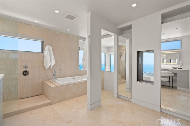 900 Gainsborough Drive, Laguna Beach CA: https://media.crmls.org/medias/55adfa07-6a4e-40cc-a90e-8bfa7c1e89ca.jpg
