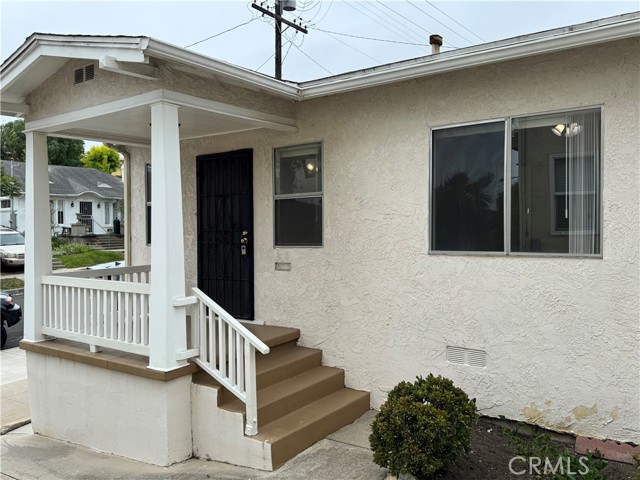 1064 W 18th Street, San Pedro CA: https://media.crmls.org/medias/55ae1b1f-90f2-4704-88ee-512bb6fcf876.jpg