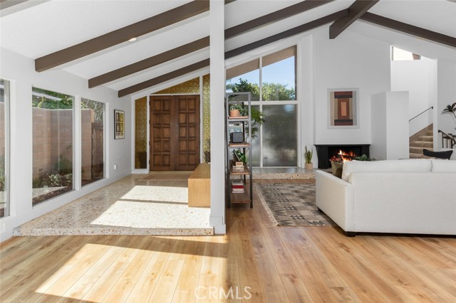 Detail Gallery Image 4 of 64 For 5360 E El Jardin St, Long Beach,  CA 90815 - 4 Beds | 3 Baths