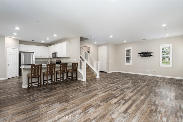 Detail Gallery Image 11 of 42 For 4775 S Bresse Paseo, Ontario,  CA 91762 - 6 Beds | 3/1 Baths