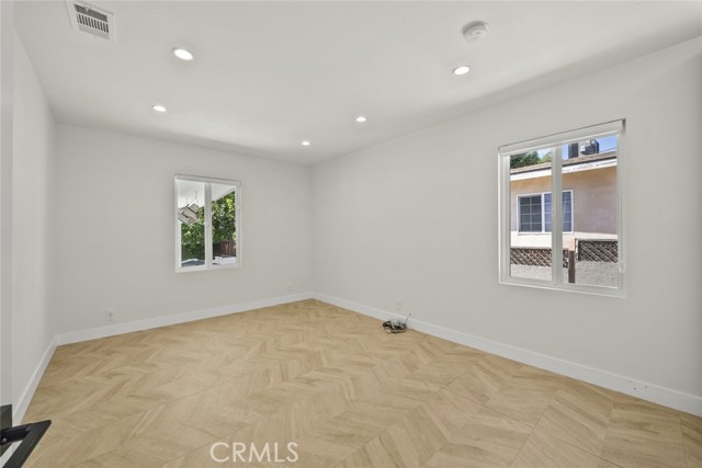 10341 Mcclemont Avenue, Tujunga CA: https://media.crmls.org/medias/55aed273-ced1-40e3-a11c-6af9672e186c.jpg