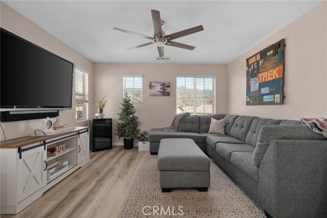 24206 Dandelion Court, Lake Elsinore CA: https://media.crmls.org/medias/55af0978-89c2-4ffc-b8ad-32ac869b6c74.jpg