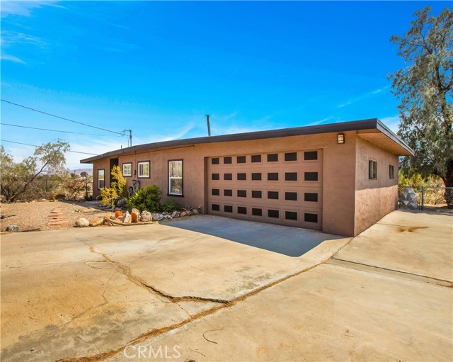 Detail Gallery Image 1 of 38 For 61961 Aster Pl, Joshua Tree,  CA 92252 - 2 Beds | 1 Baths