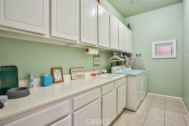 Detail Gallery Image 31 of 52 For 930 Mccall, Corona,  CA 92881 - 4 Beds | 2 Baths