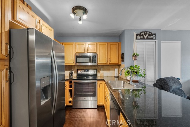 Detail Gallery Image 7 of 20 For 25031 Peachland Ave #165,  Newhall,  CA 91321 - 2 Beds | 2 Baths