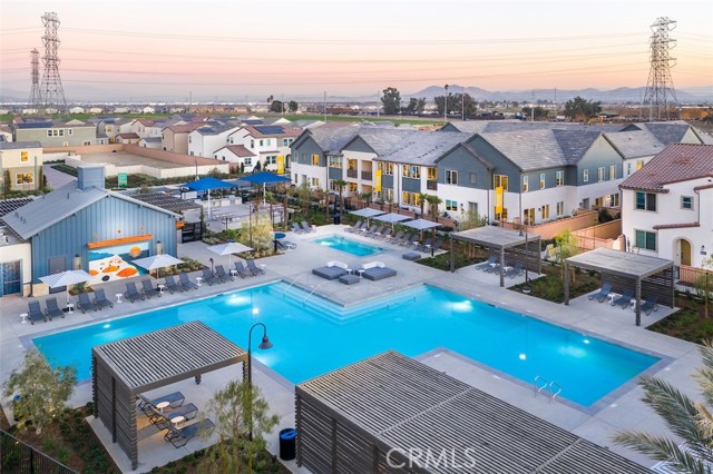 4165 S. WINWOOD PASEO S, Ontario CA: https://media.crmls.org/medias/55afe590-e747-4dcb-98fe-9399b63cd7c2.jpg