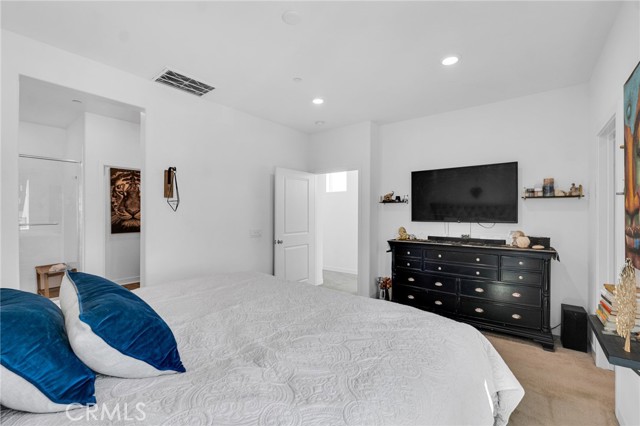 Detail Gallery Image 19 of 48 For 27418 Arborview Ln, Valencia,  CA 91381 - 3 Beds | 3/1 Baths