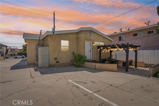 813 W Beach Avenue, Inglewood CA: https://media.crmls.org/medias/55b1063d-b1da-4f50-9dd0-f21745babfba.jpg