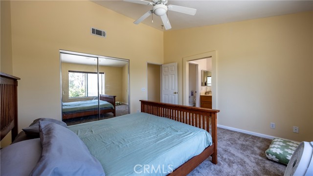 Image 16 of 39 For 341 Camden Court