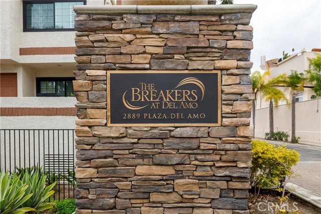 2889 Plaza Del Amo, Torrance CA: https://media.crmls.org/medias/55b1e4ba-af57-47c9-b69a-c24c3b4990de.jpg