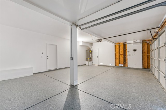 2504 N Fitzsimmons Avenue, Rialto CA: https://media.crmls.org/medias/55b3a979-75df-42aa-9bfc-5a4cd3ad7a58.jpg