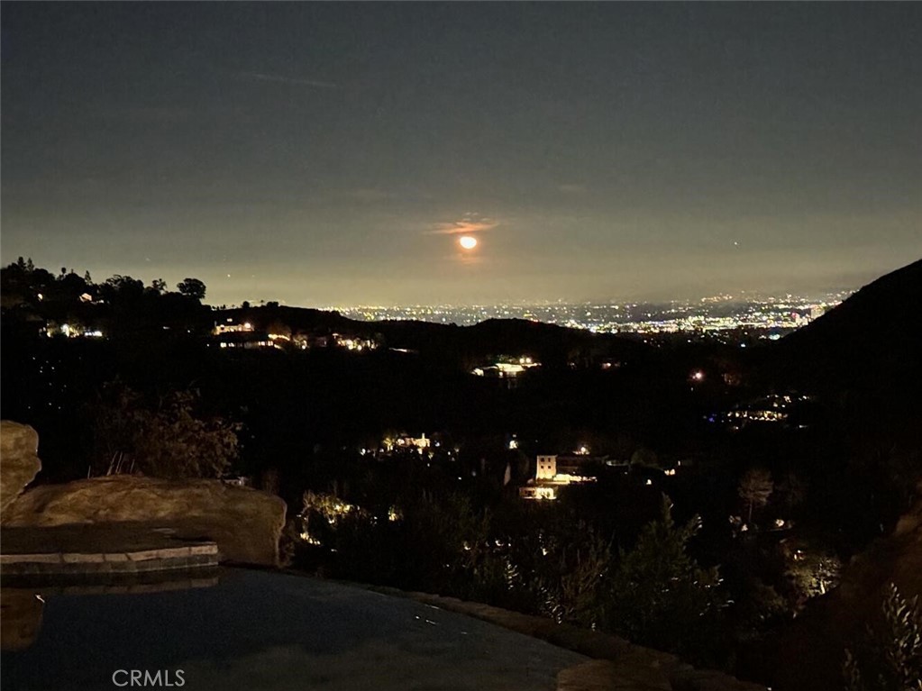 https://media.crmls.org/medias/55b528a4-491e-4296-8d9d-b07a946b60f1.jpg?preset=X-Large