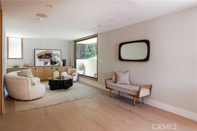 Detail Gallery Image 10 of 34 For 3977 Oeste Ave, Studio City,  CA 91604 - 3 Beds | 2/1 Baths