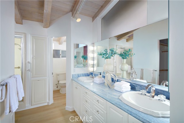 Detail Gallery Image 23 of 33 For 3024 Breakers Dr, Corona Del Mar,  CA 92625 - 7 Beds | 5/1 Baths