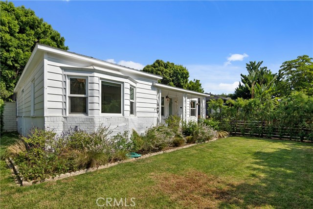3780 Beethoven Street, Los Angeles CA: https://media.crmls.org/medias/55b70060-9ff6-4e61-ac82-c1566971a5f7.jpg