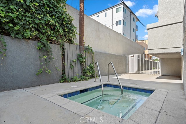 10925 Blix Street, Toluca Lake CA: https://media.crmls.org/medias/55b714fa-f40c-412b-809c-5723d2b53a3f.jpg