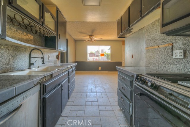 Detail Gallery Image 5 of 28 For 33051 Adelfa St, Lake Elsinore,  CA 92530 - 3 Beds | 1 Baths