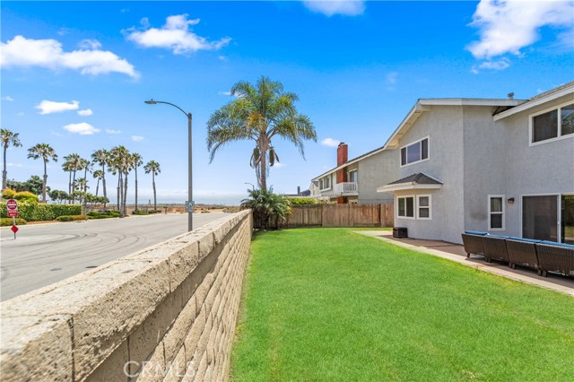 18202 Foss Lane, Huntington Beach CA: https://media.crmls.org/medias/55b7539d-81e8-4d4b-8c48-c234dfed21f1.jpg