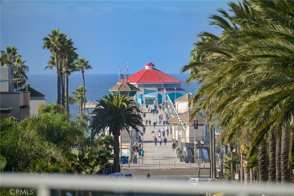 https://media.crmls.org/medias/55b75e35-306f-44c8-94a7-ffbf5a64475e.jpg?preset=X-Large