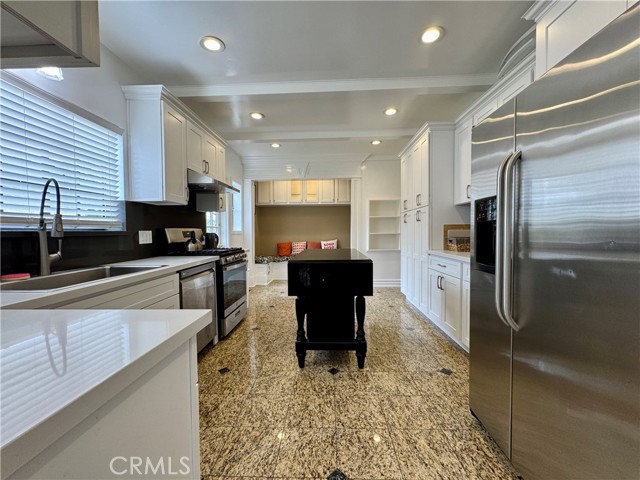 Detail Gallery Image 13 of 65 For 1149 Cordova Ave, Glendale,  CA 91207 - 5 Beds | 3 Baths