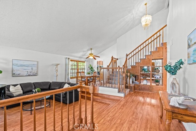 Detail Gallery Image 3 of 44 For 25252 Calero Avenue, Laguna Hills,  CA 92653 - 4 Beds | 3 Baths