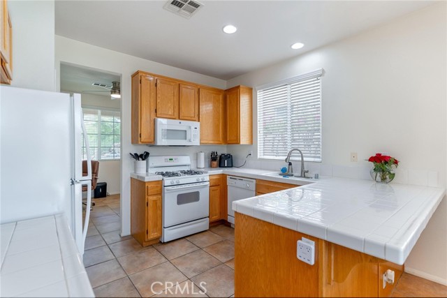 67760 Rio Vista Drive, Cathedral City CA: https://media.crmls.org/medias/55b7e86b-6760-4127-af3a-c4af102ea442.jpg