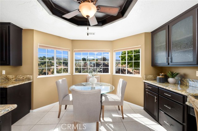 40115 Via Cordova, Temecula CA: https://media.crmls.org/medias/55b8193d-15d6-4cb0-9053-12a10e1056e0.jpg