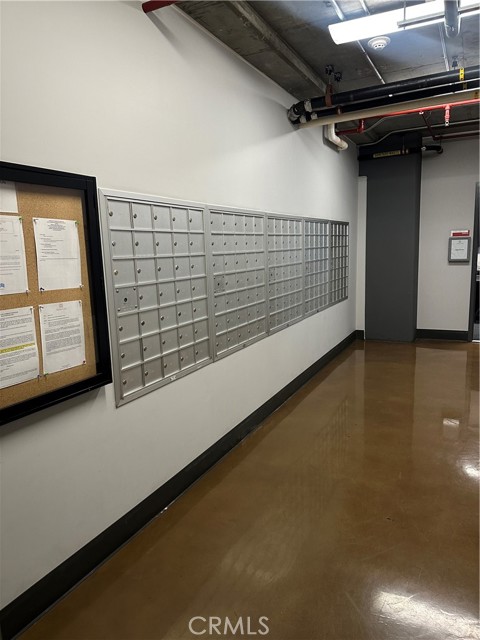 645 W 9th Street, Los Angeles CA: https://media.crmls.org/medias/55b905a8-d371-4ff6-aa88-21793d066b92.jpg