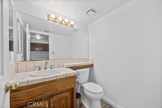 Detail Gallery Image 14 of 39 For 601 Las Arenas Ct, Bakersfield,  CA 93314 - 3 Beds | 2/1 Baths