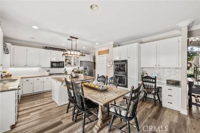 Detail Gallery Image 14 of 46 For 23799 Brookside Ct, Murrieta,  CA 92562 - 6 Beds | 3/1 Baths