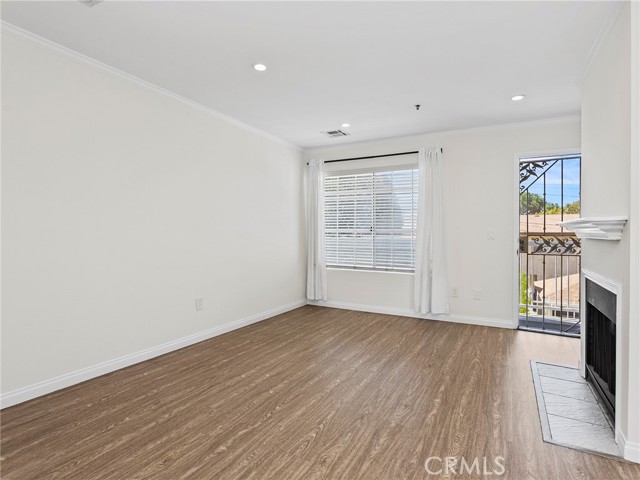 Detail Gallery Image 14 of 38 For 1706 Grismer Ave #211,  Burbank,  CA 91504 - 2 Beds | 3 Baths