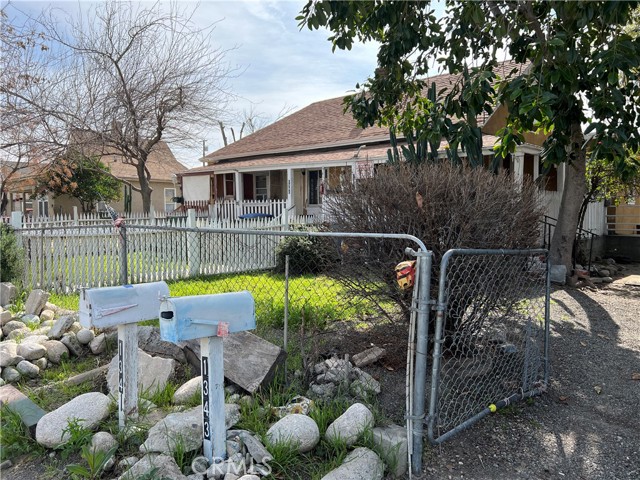 Detail Gallery Image 4 of 4 For 1337 W 3rd St, San Bernardino,  CA 92410 - – Beds | – Baths